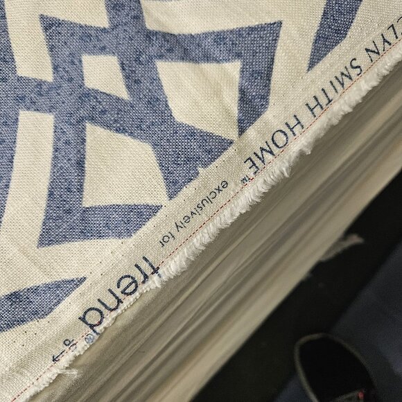 Jaclyn Smith Home Trend Upholstery Fabric 58" Wide By The Yard Scroll Lattice - Picture 6 of 8